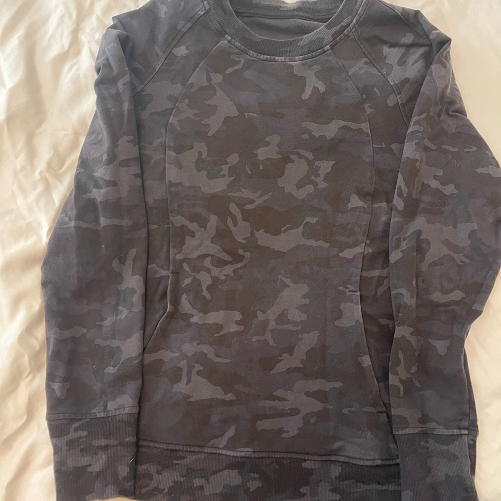 Lululemon sweatshirt